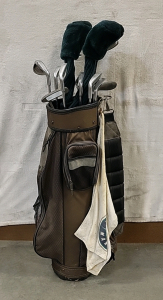Set of Men's Right Handed Golf Clubs and Bag