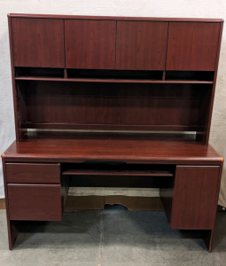 62" Desk w/Hutch