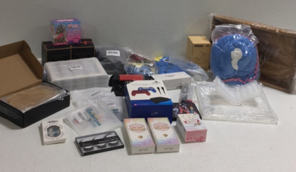 (1) Shinning Diamond Jewel Bedazzler Machine (1) Pok&eacute;mon 3D Lamp (1) Pair Of Occi Chari Eyeglasses (1) Anime Wallet (1) Chess Set Silicone Molds and Everything Else Pictured!!