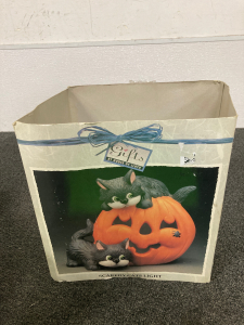 Scaredy cats light