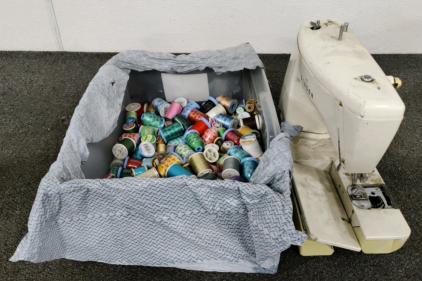 Vintage Sewing Machine & Tote of Assorted Thread