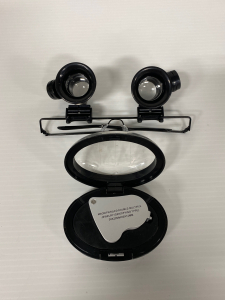 Illuminated Jewelers/ Watchmakers Glasses and Jewelers Loupe