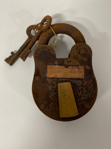 Leavenworth Federal Prison Steel Lock with Keys