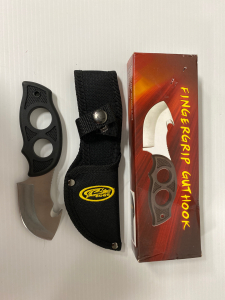 Finger grip Gut Hook Knife