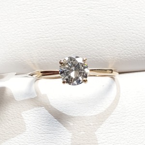 $1200 10K Moissanite (Test Like Diamonds, Looks Better)(0.75ct) Ring