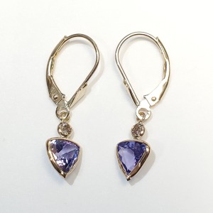 $1750 14K Natural Tanzanite(2ct) 2 Side Diamonds(0.12ct) Earrings