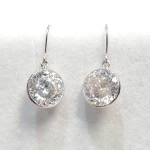 $1150 10K Laser Cut Moissanite (Test Like Diamond, Looks Better)(5ct) Earrings