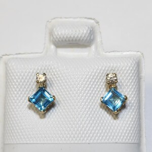10K Blue Topaz(0.4ct) Diamond(0.06ct) Earrings
