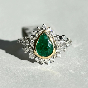 $13,285 Value, 18K Gold Emerald & Diamond Ring