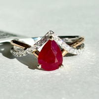 $7,173 Value, 18K Gold Ruby & Diamond Ring