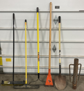 (1) Stanley Shovel (1) Village Blacksmith Linolium Remover/Scraper (1) Iron Brigade Bowhead Soil Rake (1) Post Pounder (1) Bulldozer 18&rdquo; Multipurpose Push Broom (1) Rubber Scrubber/Squeegee