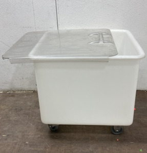 Large 18&rdquo;x 18&rdquo;x 18&rdquo; Commercial Plastic Dry Storage Container W/ Wheels & Lid