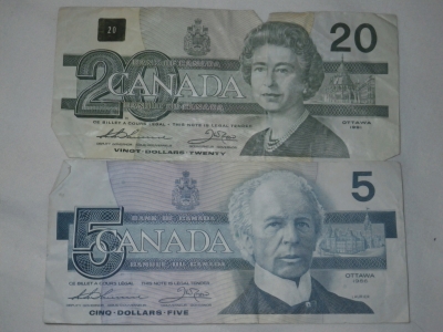 2 Canada Paper Bills - $20 & $5