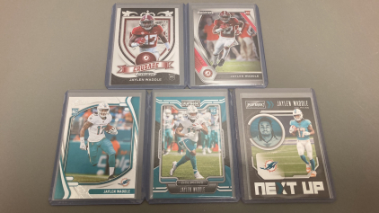 Sleeved Jaylen Waddle Cards