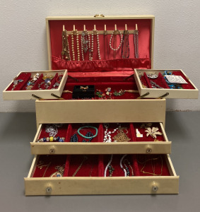 Padded Jewelry Box Withh Assorted Jewelry