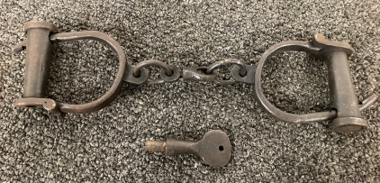 Iron Hand Shackles With Key