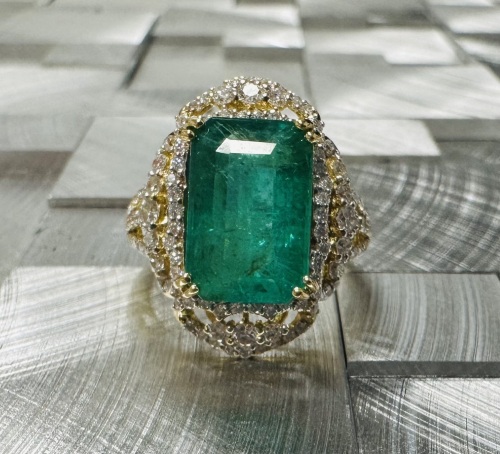 $19,577 Value, 18K Gold GIA Emerald & Diamond Ring