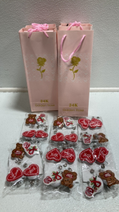Valentines: (4) Golden Roses, (6) Set of 4 Badge Clips
