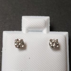 $1055 14K Diamond (0.16Ct,I1-2,F-G) Earrings