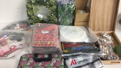 Welcome Signs - Door Mats - Fake Flowers - Dinner Trays