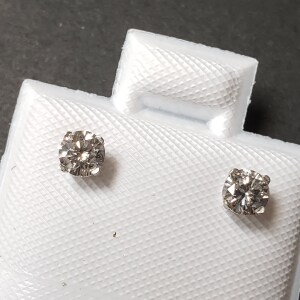 $1055 14K Diamond (0.16Ct,I1-2,F-G) Earrings