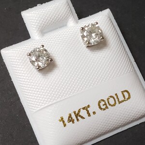 $3400 14K Diamond (0.68Ct,Si1-2,H-I) Earrings