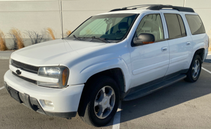 2005 Chevy Trailblazer - 3rd Row - AWD - Clean!