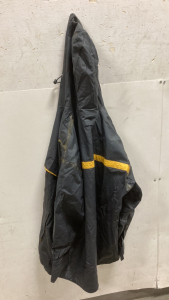 Rain Jacket XL With Pants (38) x (34)