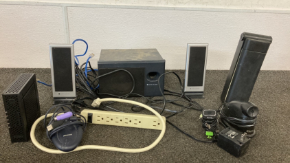 WorkingSpeakers And WiFi Router