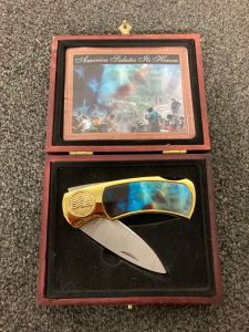 U.S.A Knife With Box