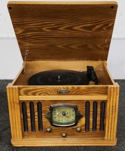 Vintage Crosley Record Player/Radio