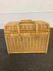 Vintage Wicker Picnic Basket