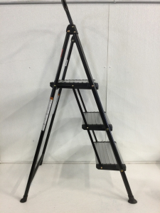 4’ Step Ladder - Folds up