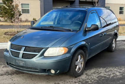 2006 Dodge Grand Caravan - Clean!