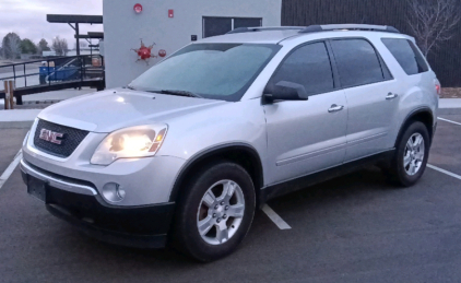 2012 GMC Acadia - Bluetooth!