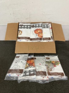 Box of Thanksgiving Themed Table Covers
