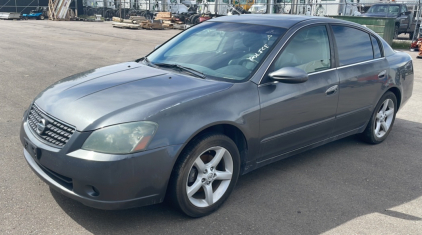 2006 Nissan Altima - Manual!