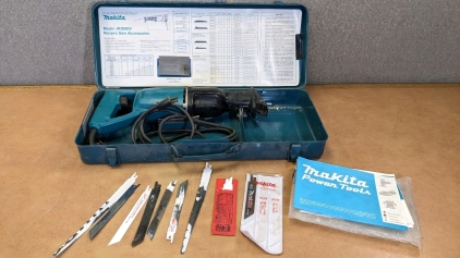 Makita Reciprocating Saw (Works) w/Blades & Case