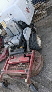 eXmark 0-turn Commercial Mower w/Collection Bin