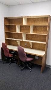 1-Piece Desk w/Hutch & Chairs