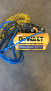 DeWalt Emglo Air Compressor 1.1hp 120V 125PSI With (2) Airhoses