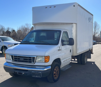 2006 Ford E-350 - Spacious!