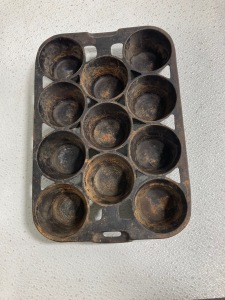 Cast Iron Pot and Pan Set
