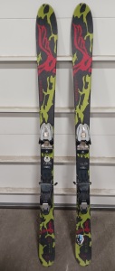 Set Of Skis