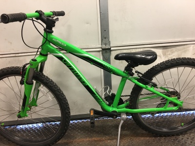 Specialized Hotrock 24 Mountain Bike