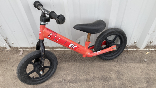 Kids balance bike