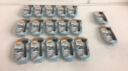 (17) Schick Quattro Shaver
