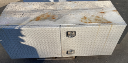 Truck Tool Box 6' x 2' x 2'