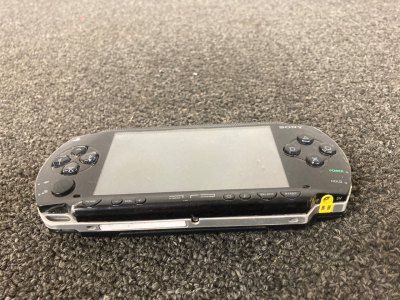 PSP does not have battery or charger