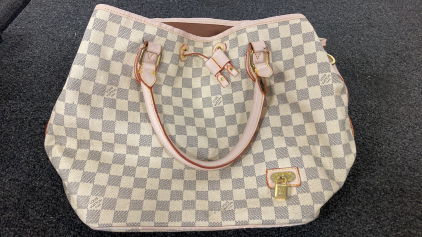 &ldquo;Louis Vuitton&rdquo; Purse